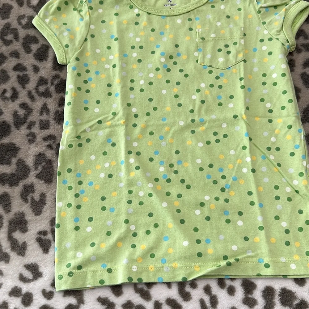 Old Navy Polka Dot Pocket T-shirt in Green Size 4T Girls